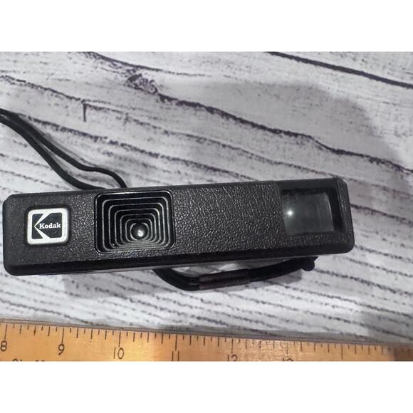 Vintage Kodak Trimlite Instamatic 18 Camera - Picture 2 of 5